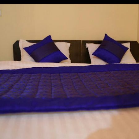 Hotel Dream Palace New Delhi Exterior photo